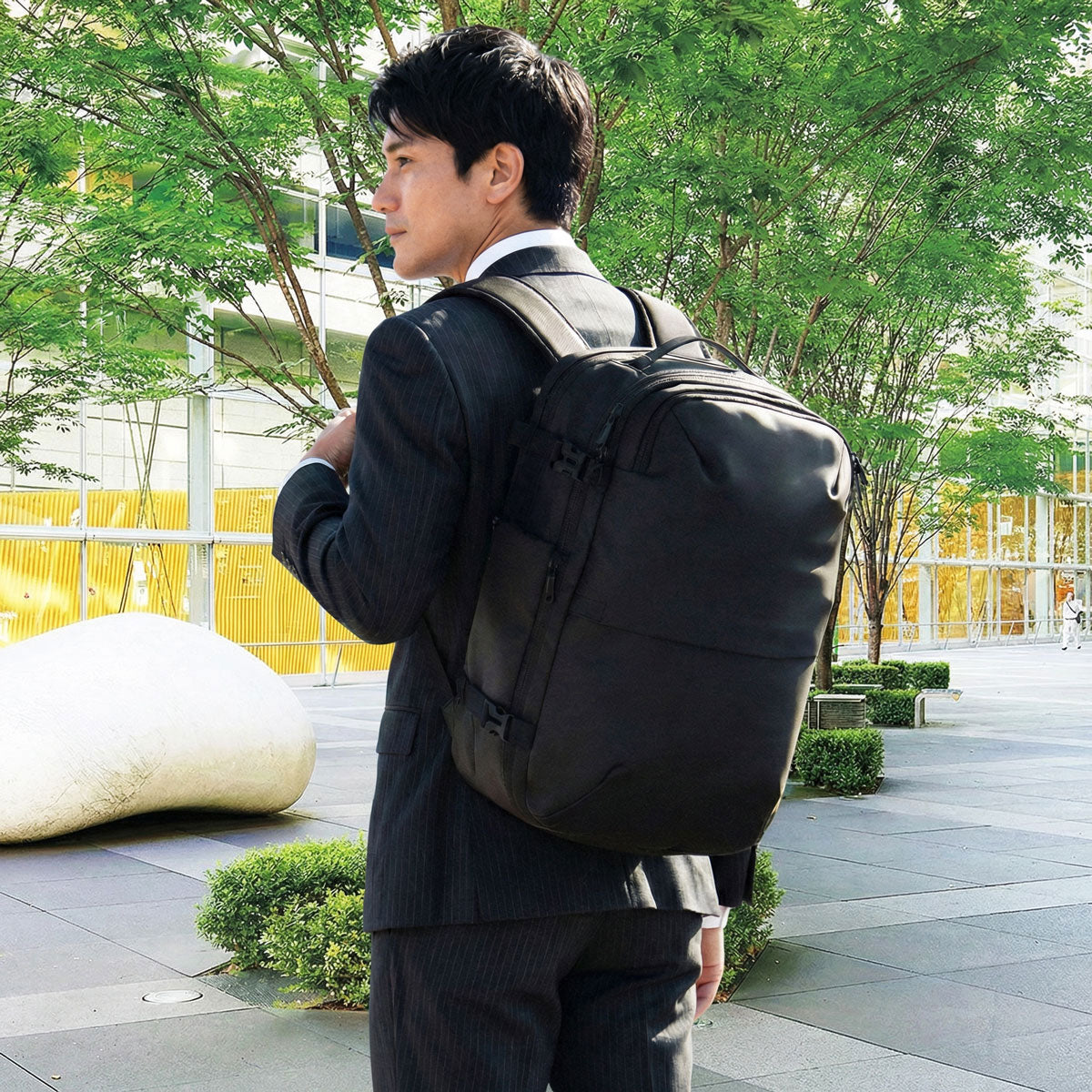 圧縮機能】アルタ 大容量真空バックパック by BRODERIK - Broderik