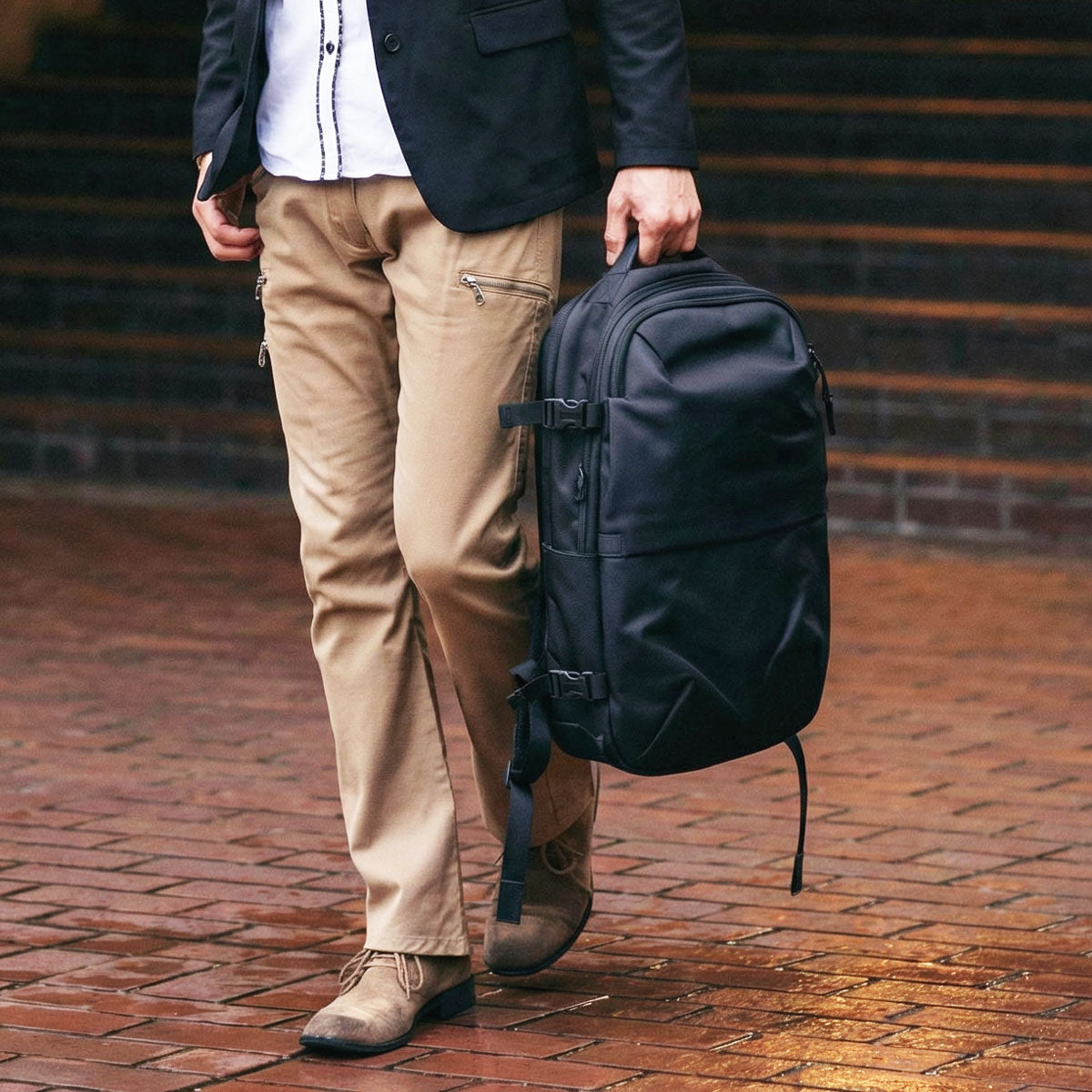 圧縮機能】アルタ 大容量真空バックパック by BRODERIK - Broderik