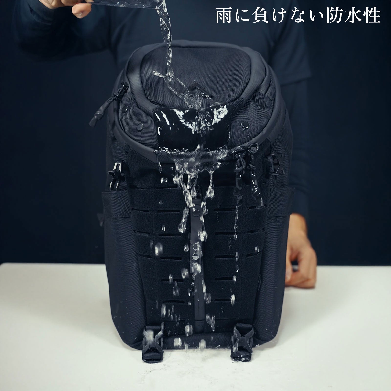 デルタ｜13インチPC対応・防水 メンズ通勤ボディバッグ by BRODERIK