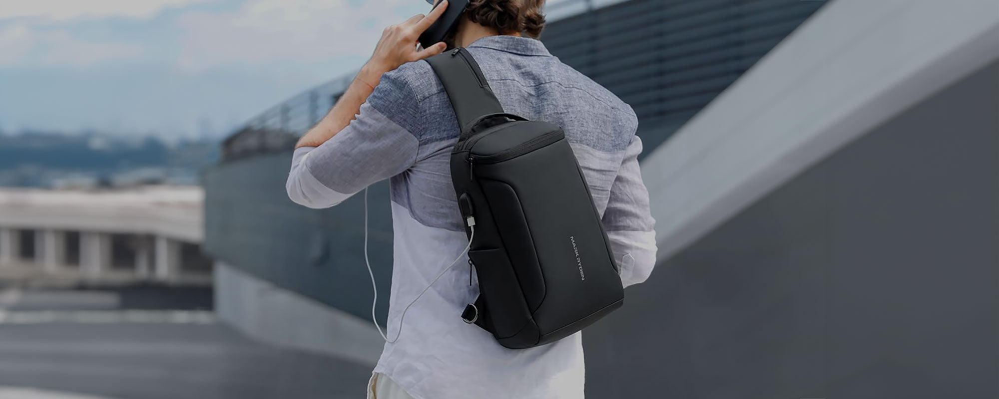 ブロデリック　バックパック Brisbane 18 l ボディバッグ付き ボディバッグ付属】ブリスベン ビジネスリュック by BRODERIK