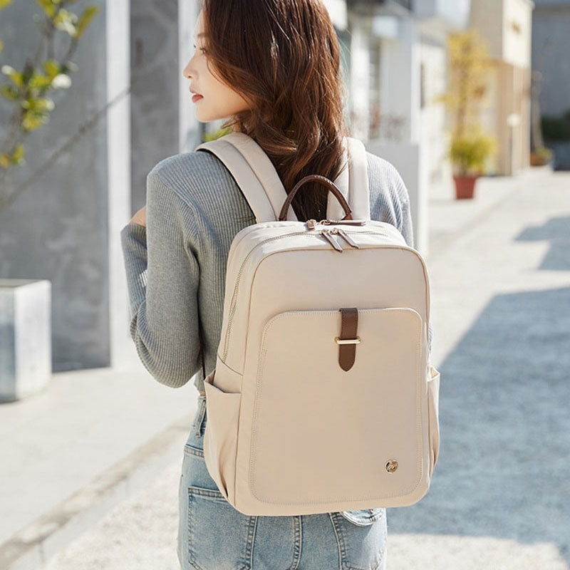 【限定値下げ】LARISSA LADY BACKPACK（ブロデリック） 可愛いデザイン】ラリサ レディース パソコンリュック by