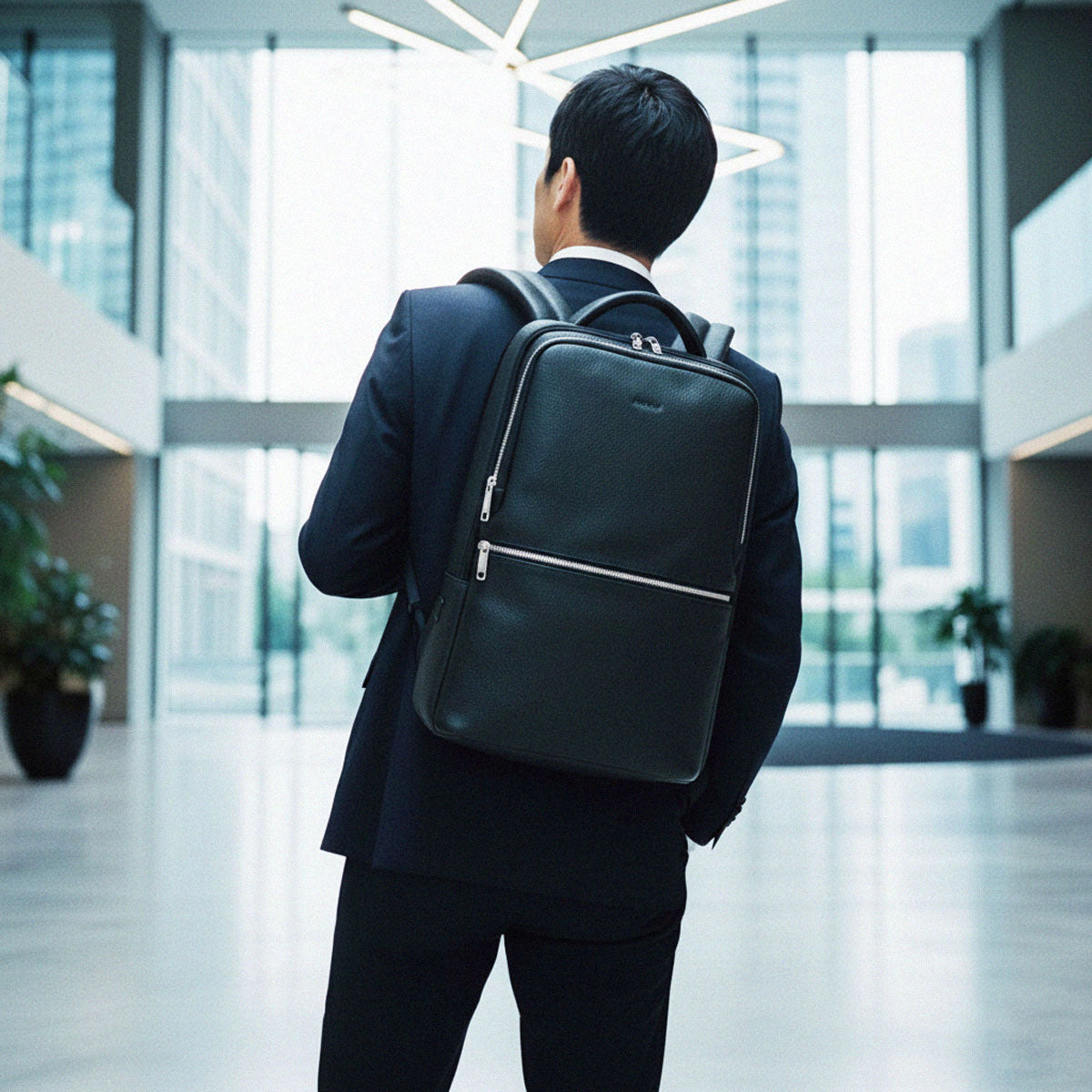 LONDON LEATHER BACKPACK