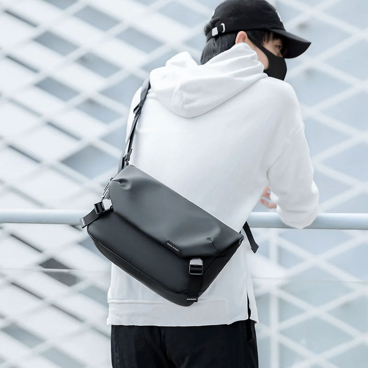 洗練と快適を両立】ポルト メッセンジャーバッグ by BRODERIK - Broderik