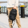 VANTAA SLING BAG